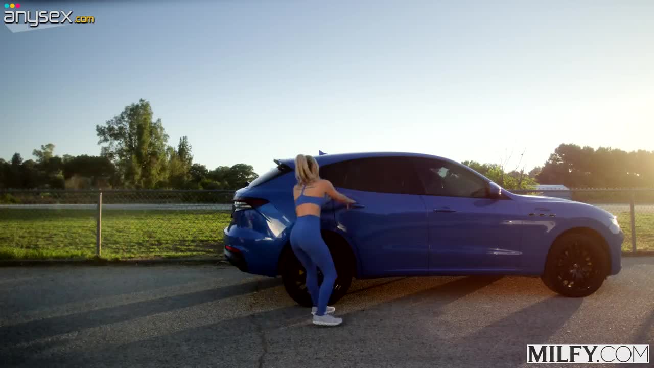 Sexy blonde MILF Bunny Madison allures a big black cock into her sight Free Porn Videos | ePornAny.