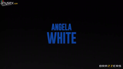 Insolent man has intense sex with a curvy milf brunette in a bathroom