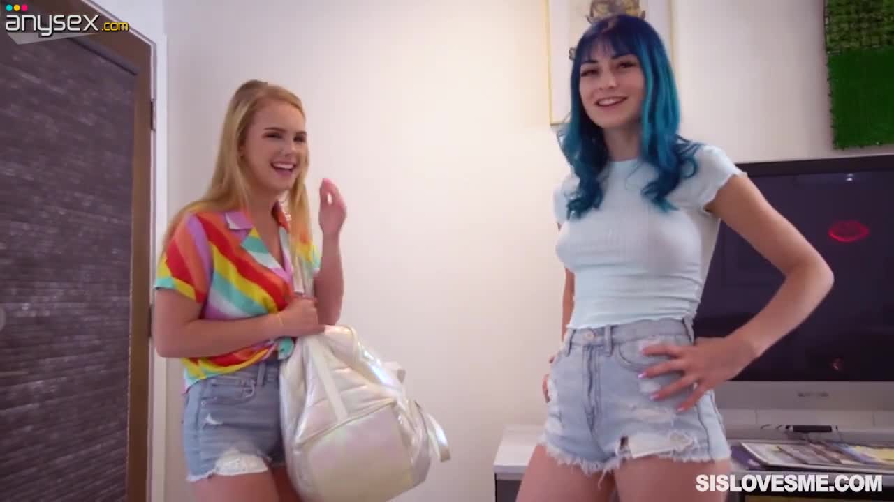 Slutty Jewelz Blu invites best girlfriend to give a blowjob to stepbrother Free Porn Videos | ePornAny.