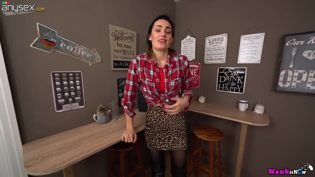 Uninhibited waitress Laura takes off bra and shows small tits and tattoos Free Porn Videos | ePornAny.