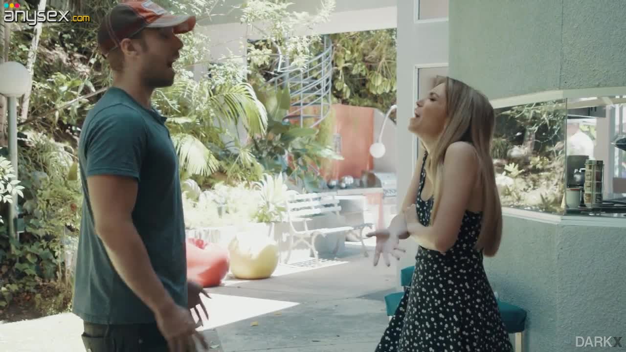 White babe Jane Wilde gives a blowjob to black neighbor and gets laid Free Porn Videos | ePornAny.