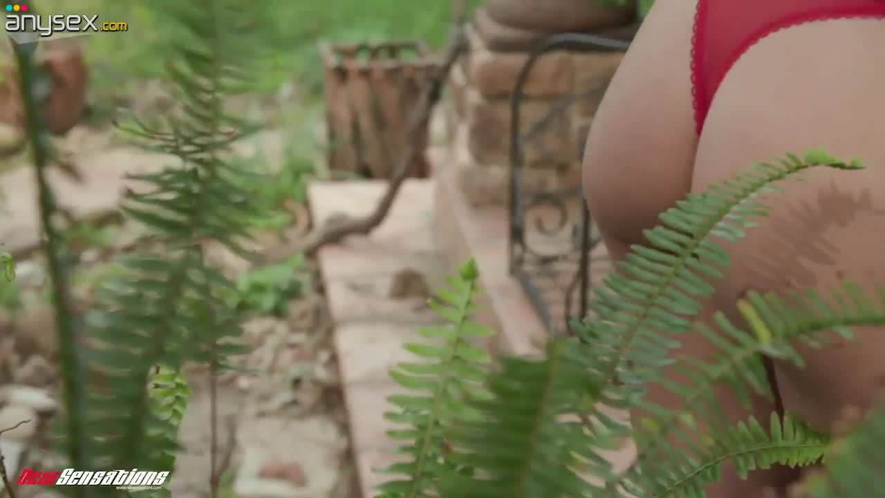 Filthy babe Paige Owens is fisting and toying stretched oiled up pussy Free Porn Videos | ePornAny.