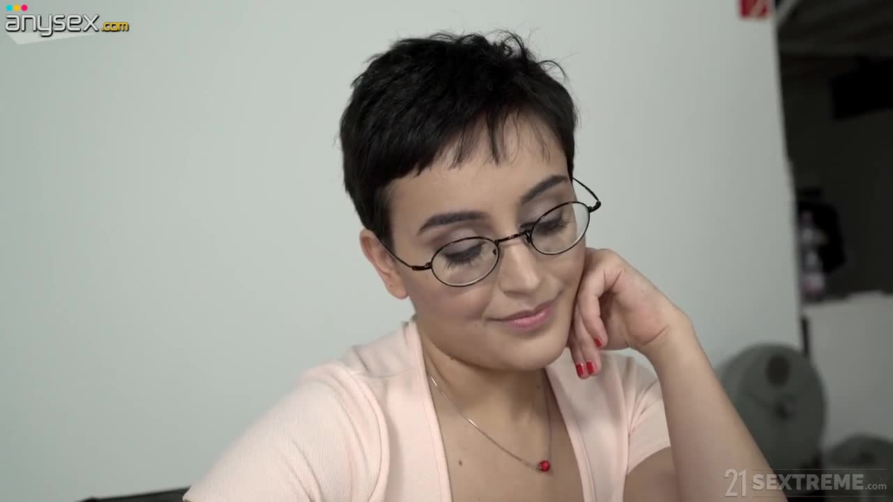Afghan girl in glasses Yasmeena is making love with old wise lesbian Free Porn Videos | ePornAny.