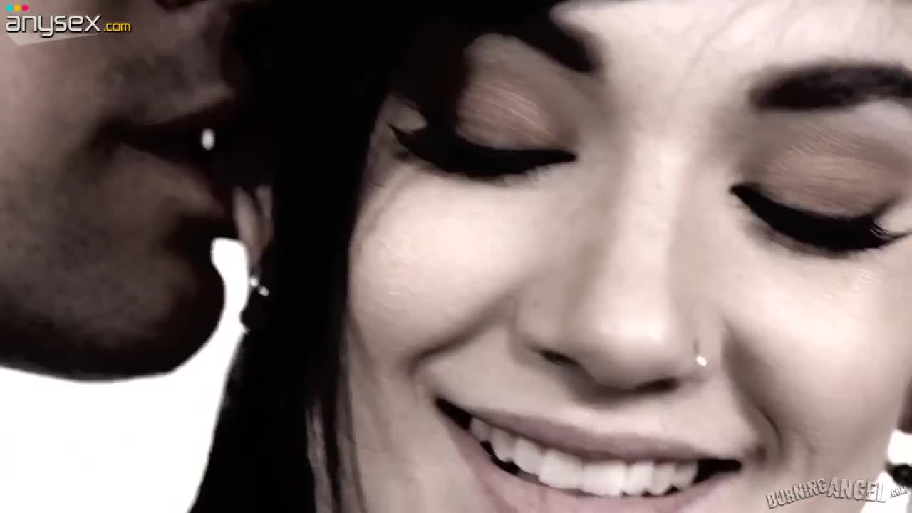 Tattooed goth chick Steve Holmes gets double penetrated for the first time Free Porn Videos | ePornAny.