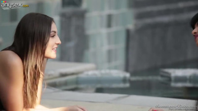 Graceful babe Mercedes Carrera enjoys munching pussy of sex appeal girlfriend