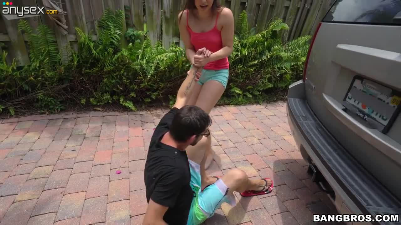 Cute gal Kylie Quinn enjoys having dirty sex with bearded guy Free Porn Videos | ePornAny.