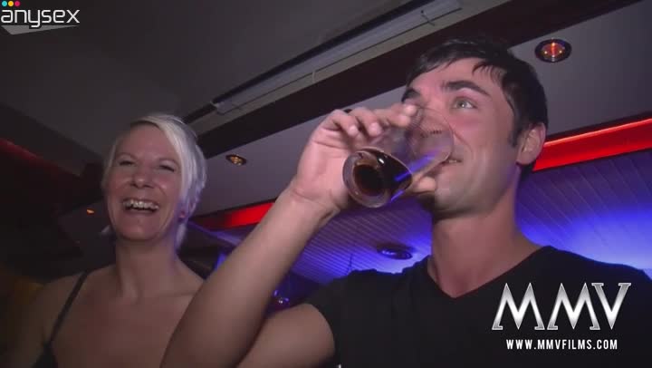 Swinger party featuring cougar chicks and perverted dudes Free Porn Videos | ePornAny.